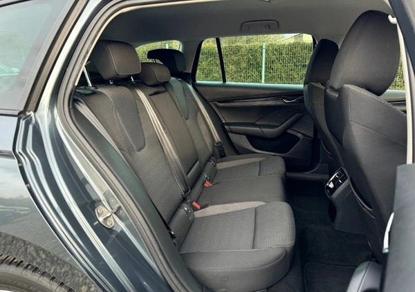 Skoda Octavia cena 69900 przebieg: 165000, rok produkcji 2020 z Jędrzejów małe 781